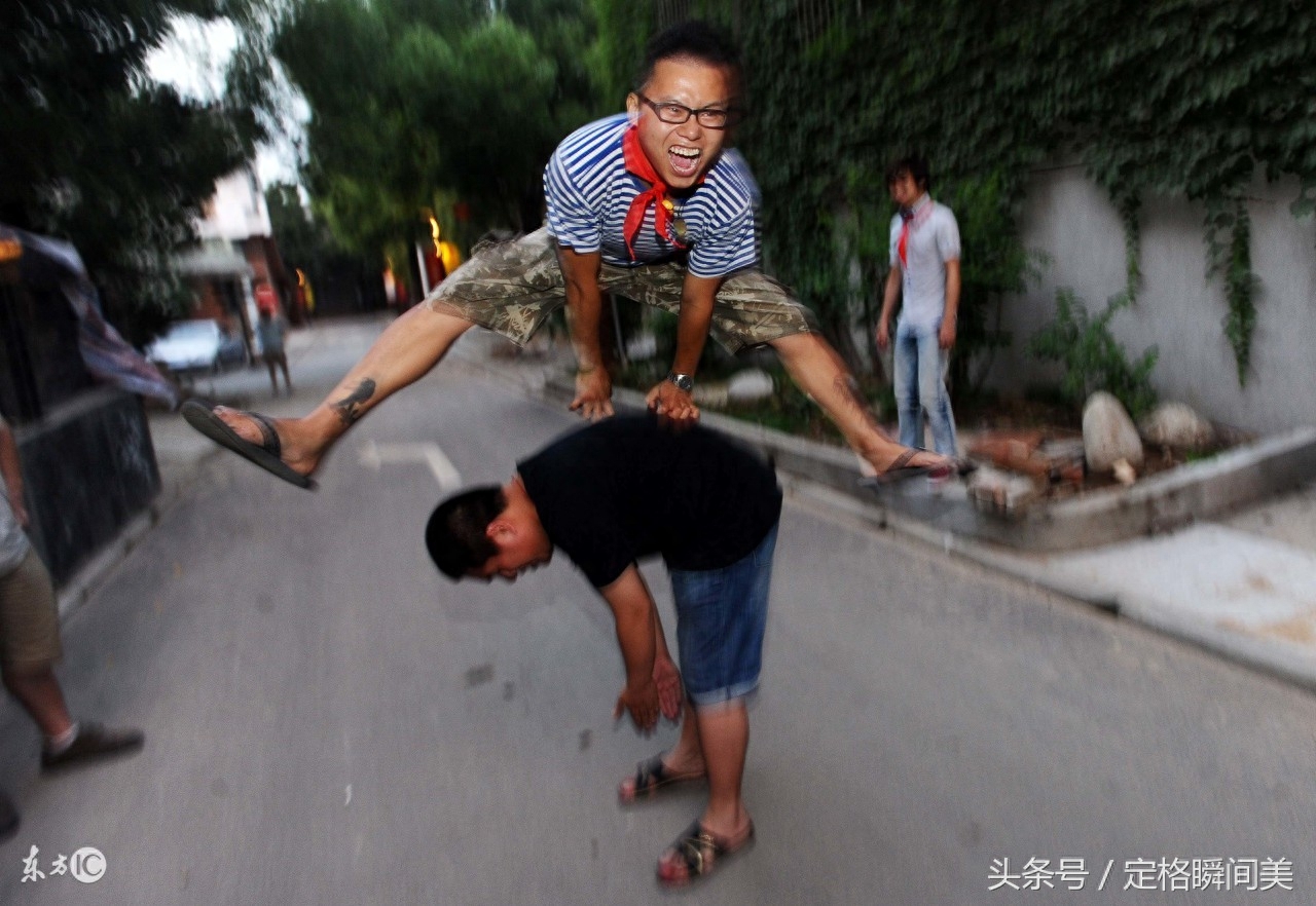 玩喜欢游戏冲排行榜_最喜欢玩的游戏_玩喜欢游戏的入迷的样子